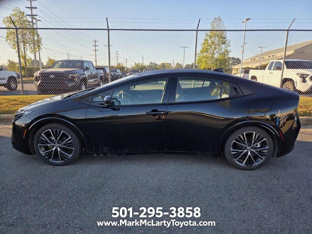 Used 2025 Black Toyota XLE image 7
