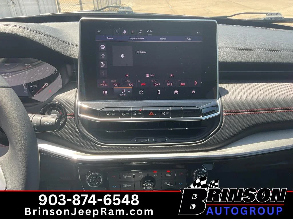 Used 2025 Silver Zynith Metallic Clearcoat Jeep Trailhawk image 28