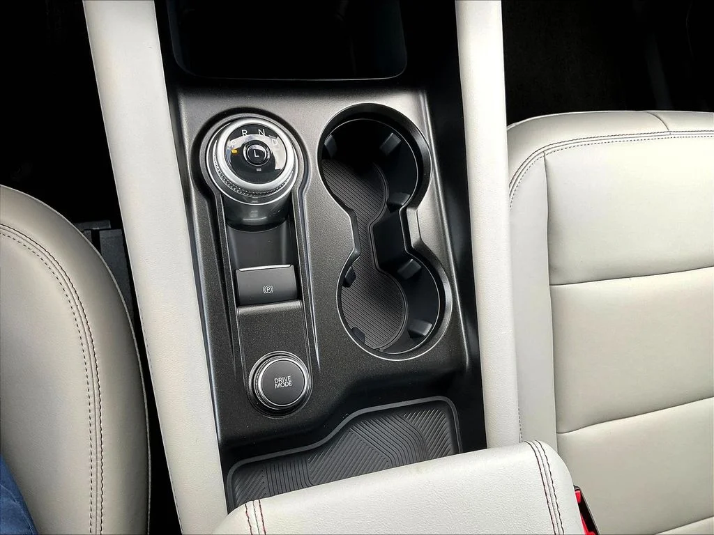 New 2026 Star White Metallic Tri-Coat Ford Active image 24