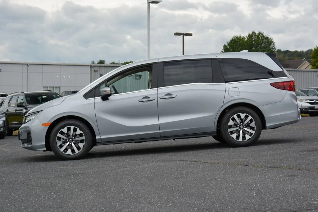 New 2026 Solar Silver Metallic Honda EX-L image 3