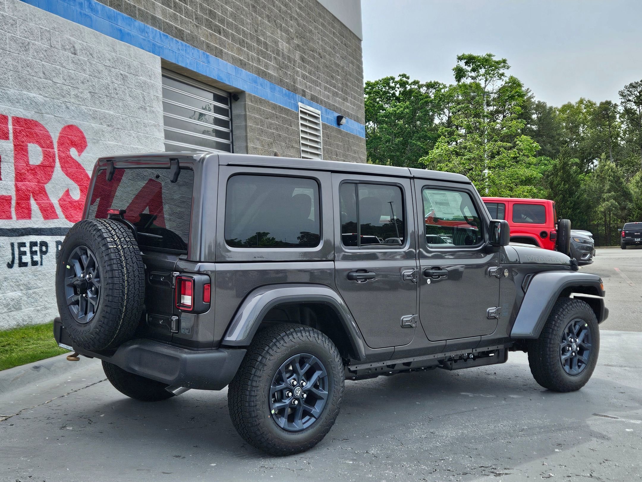 New 2026 Granite Crystal Metallic Clear-Coat Exterior Paint Jeep 85th Anniversary image 7
