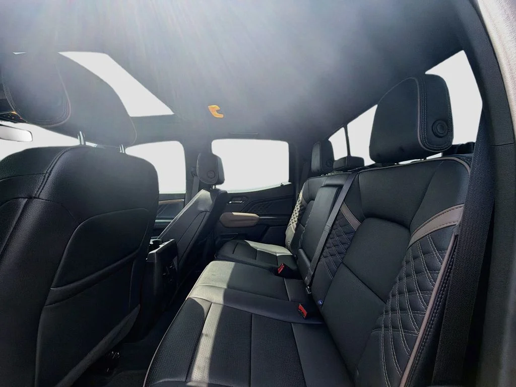 Used 2025 Onyx Black GMC Denali image 26