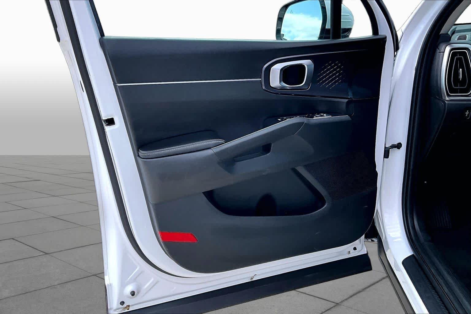 Used 2024 Glacial White Pearl Kia S image 20