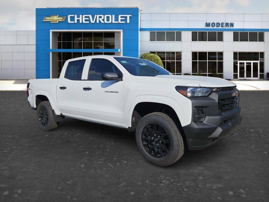 New 2026 Summit White Chevrolet WT image 7