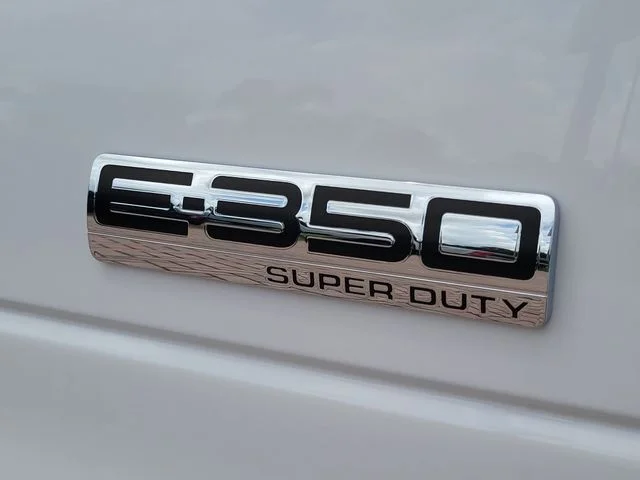 New 2027 Oxford White Ford Base image 9