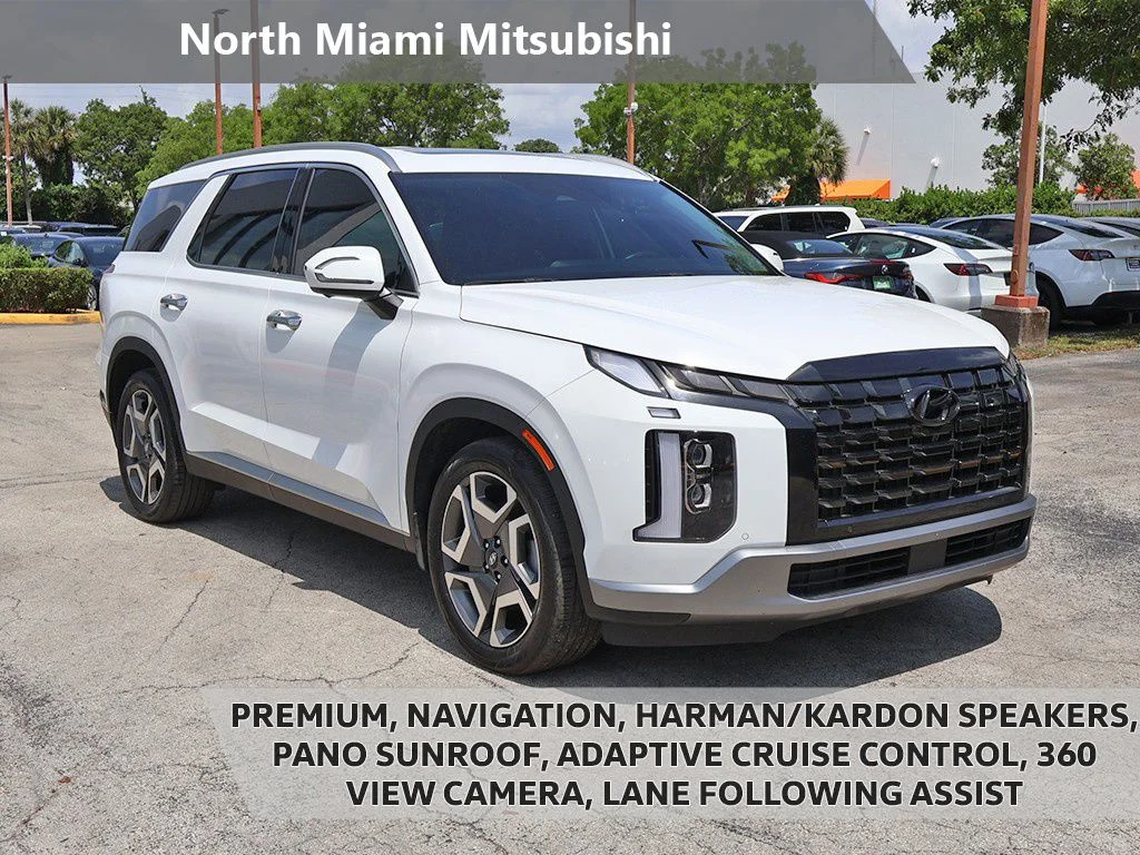 Used 2024 White Hyundai SEL image 1