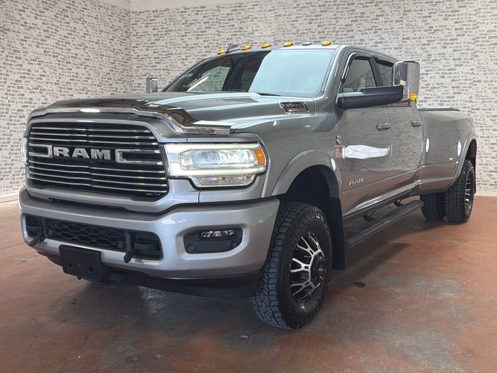 Used 2022 Billet Silver Metallic Clearcoat Ram Laramie image 3