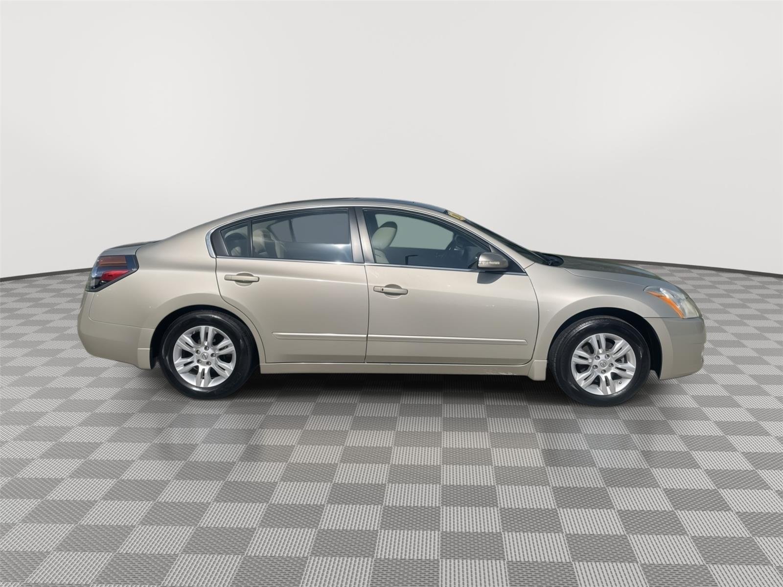 Used 2010 Sonoran Sand Metallic Nissan 2.5 SL image 16
