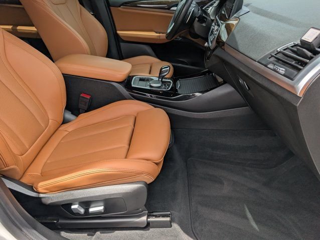 Used 2022 White BMW sDrive30i image 29