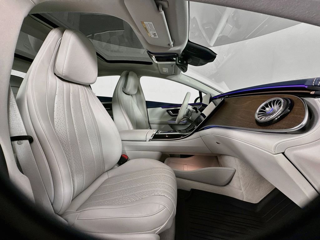 Certified Used 2023 White Mercedes-Benz 500 Sedan image 30