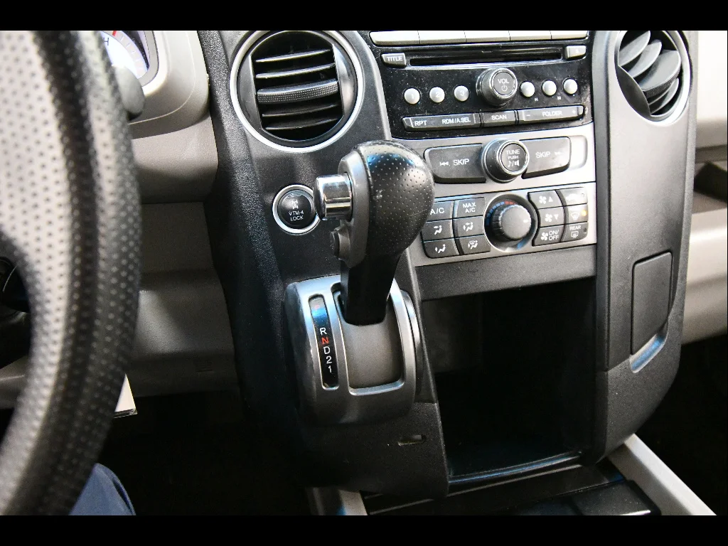 2012 Honda Pilot LX - Photo 23