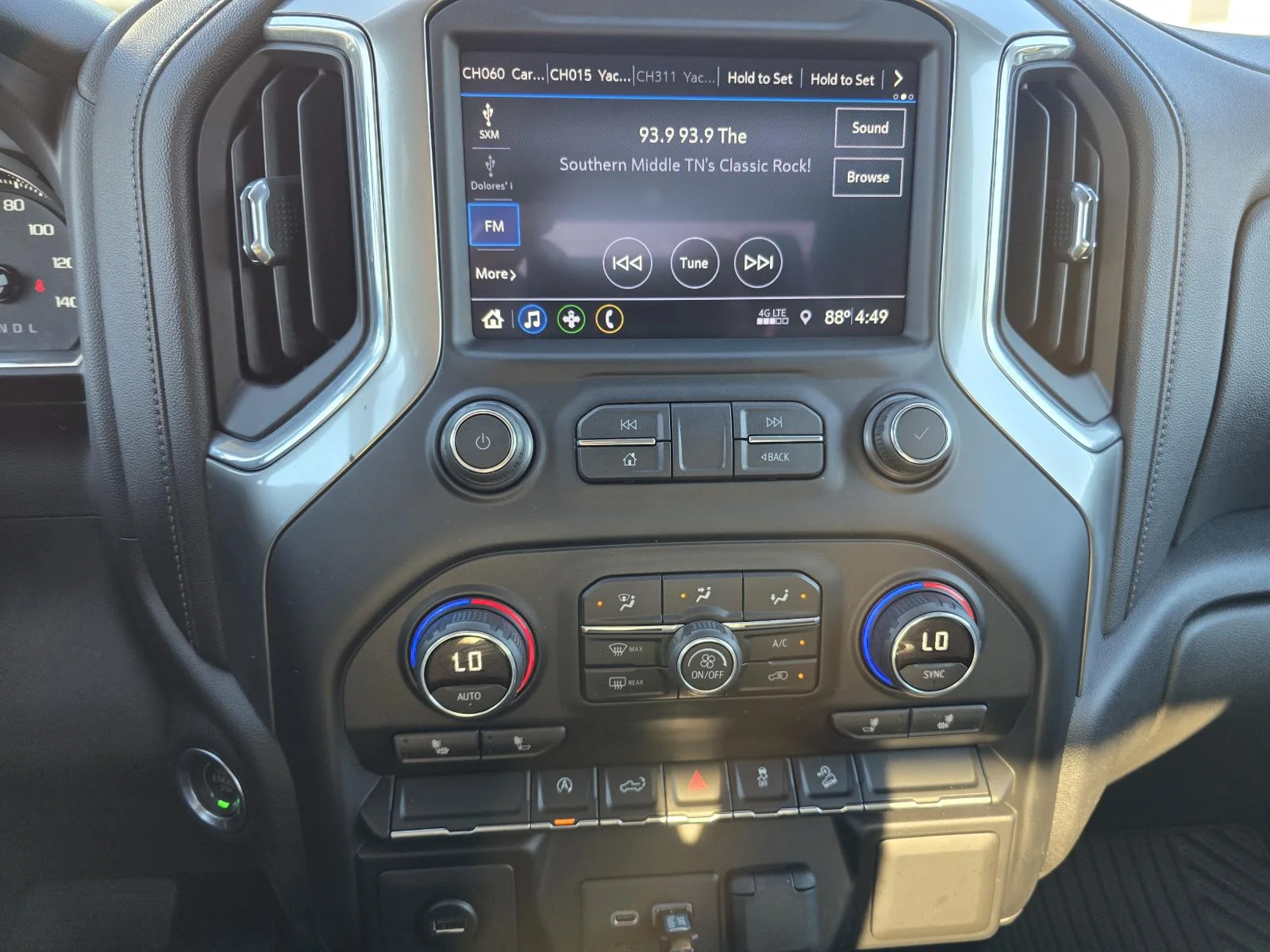 Used 2019 CAJUN RED TINTCOAT Chevrolet RST image 17
