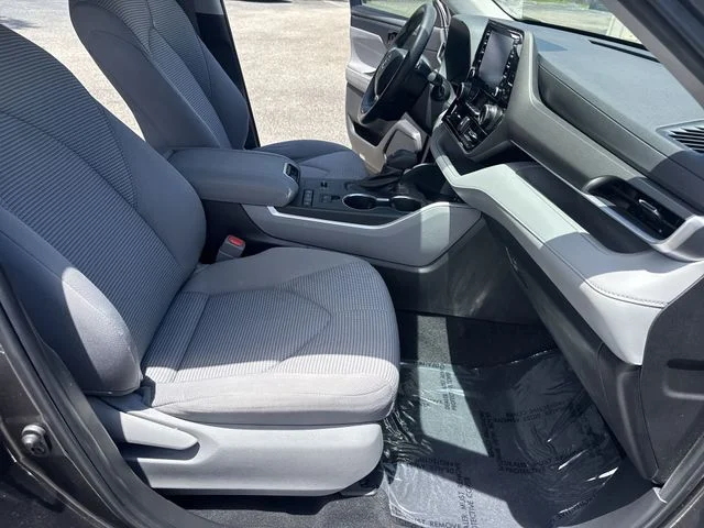Used 2022 Gray Toyota L image 10