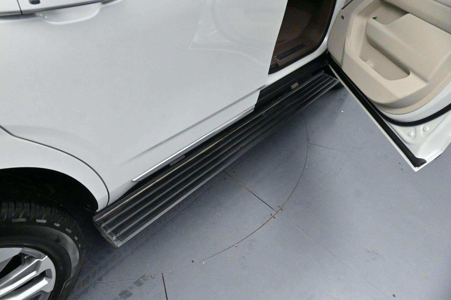 Used 2021 WHITE FROST TRICOAT GMC Denali image 9