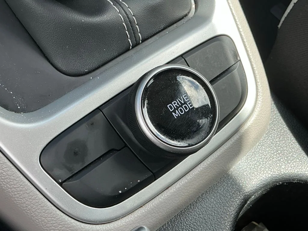 Used 2025 Blue Hyundai SEL image 38