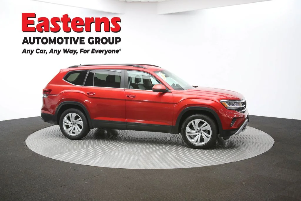 Used 2022 Red Volkswagen 3.6L V6 SE w/Technology image 42