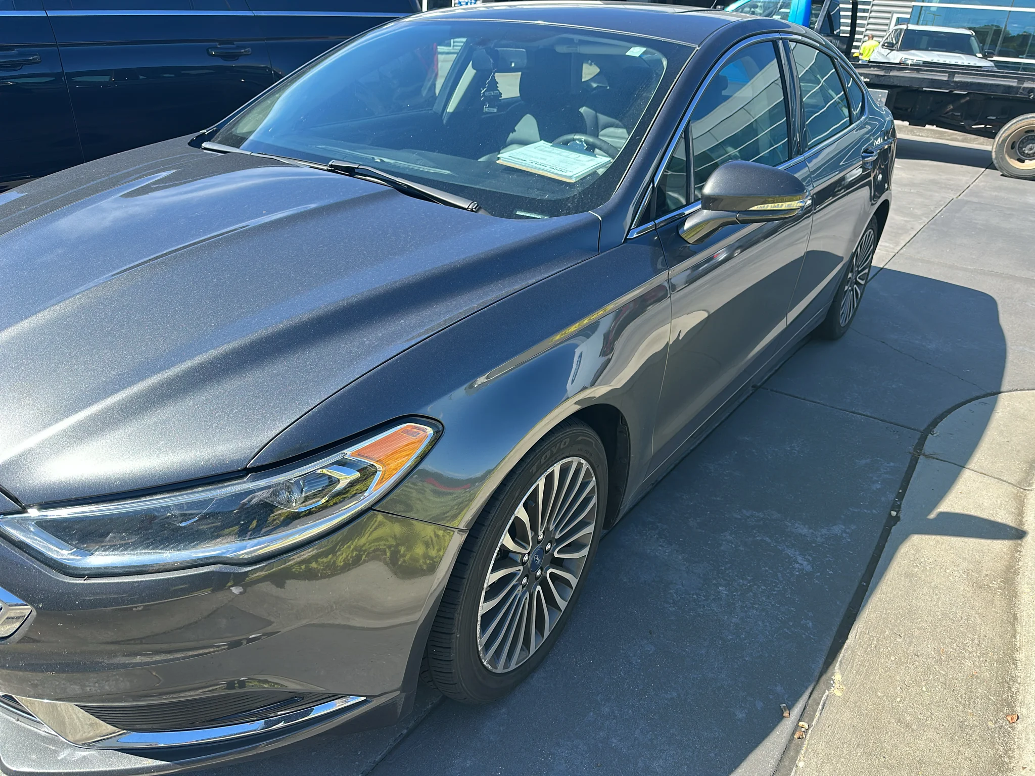 Used 2018 Magnetic Metallic Ford SE image 1