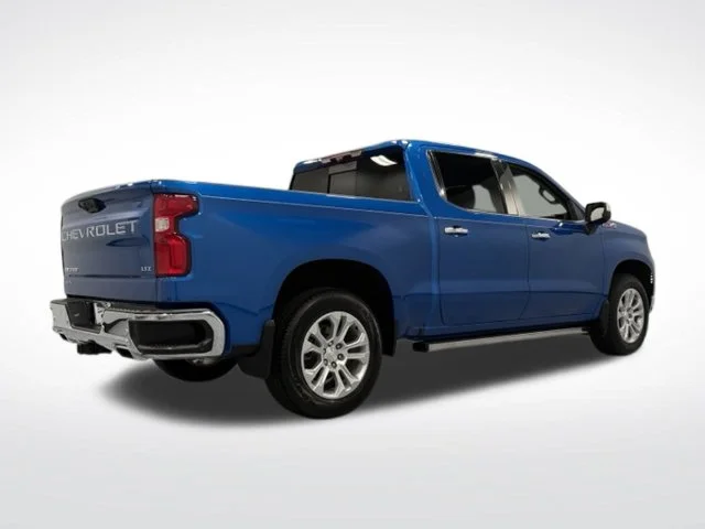 Used 2022 Blue Chevrolet LTZ image 11