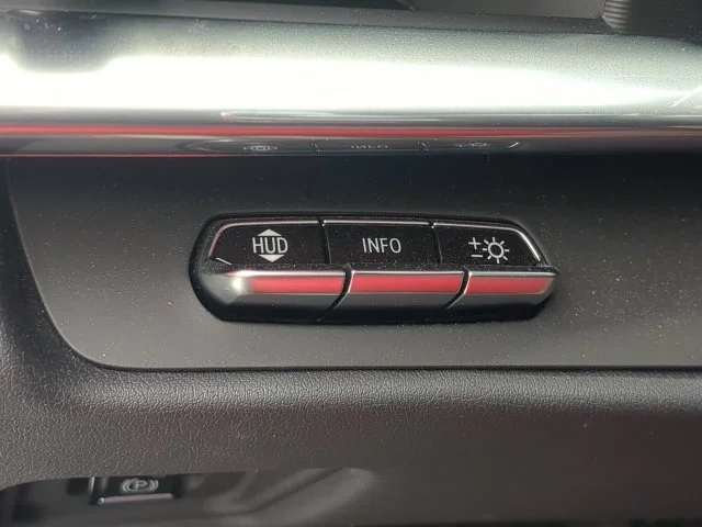 Used 2024 Arctic White Chevrolet 2LT image 23