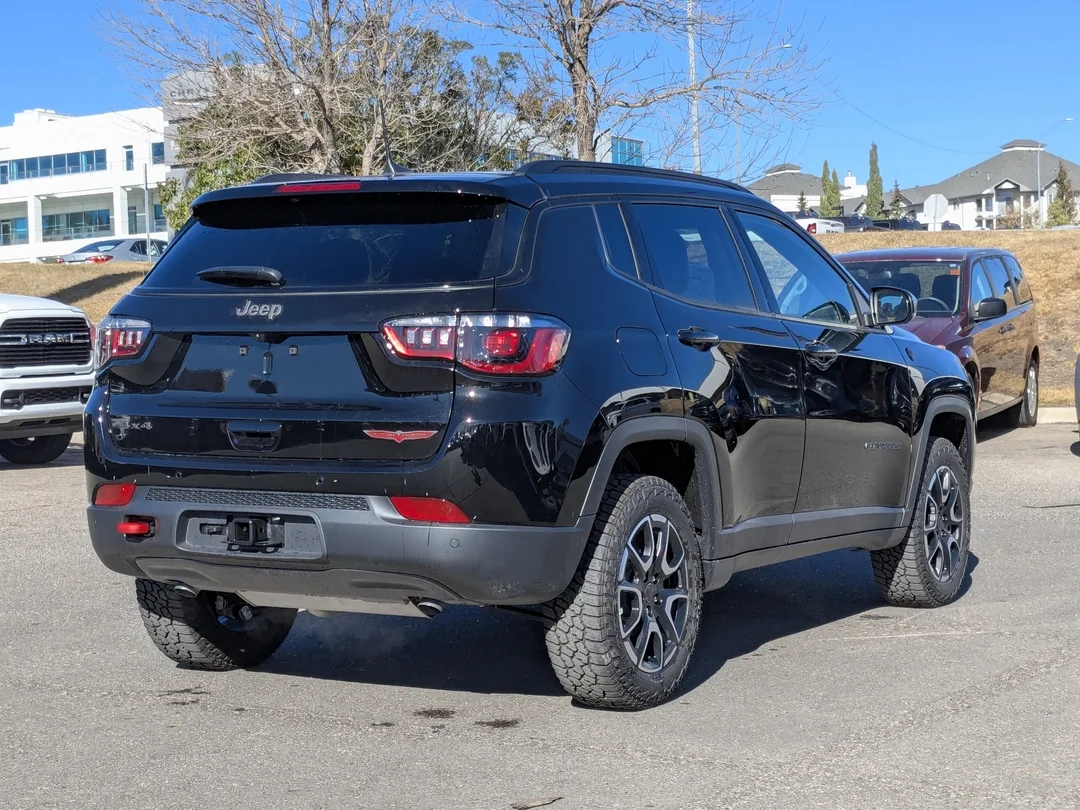 New 2026 Black Jeep Trailhawk - - 4x4 - Trailer Tow Group - Pano Sunroof - Alpine Audio - Trail Rated & More! image 8