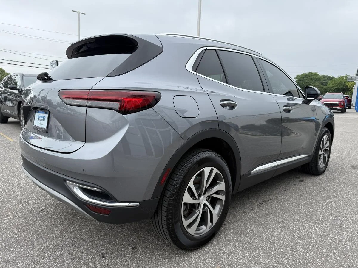 Used 2021 Grey Buick Essence Awd image 3