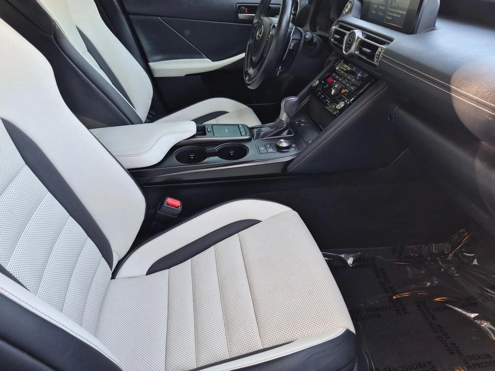 Certified Used 2021 Ultra White Lexus F SPORT image 19