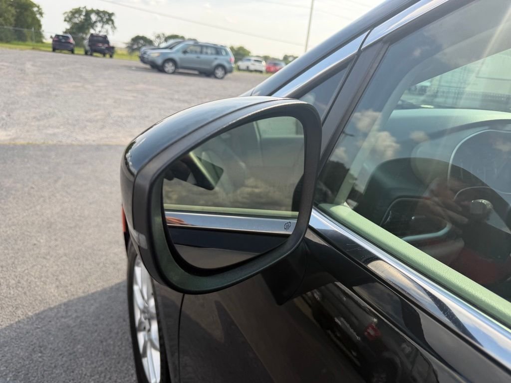 Used 2023 Black Chrysler Touring L image 12