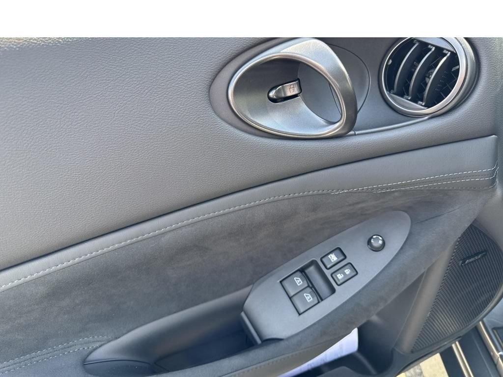 2025 Nissan Z Performance - Photo 13