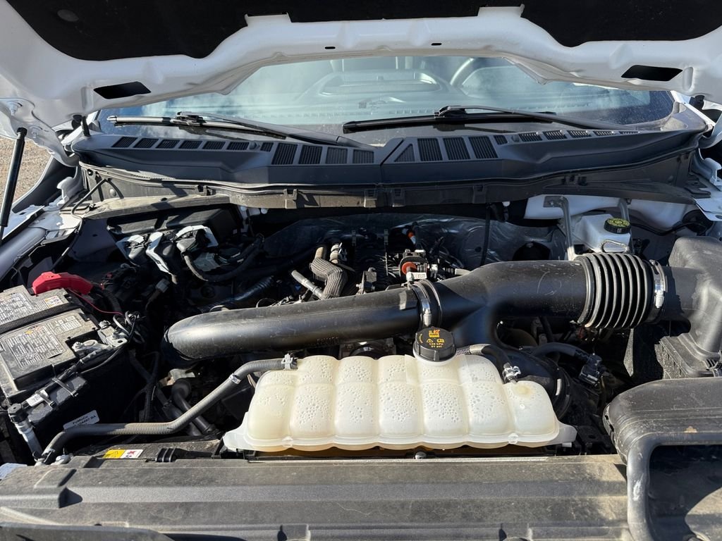 Used 2025  Ford Lariat image 21