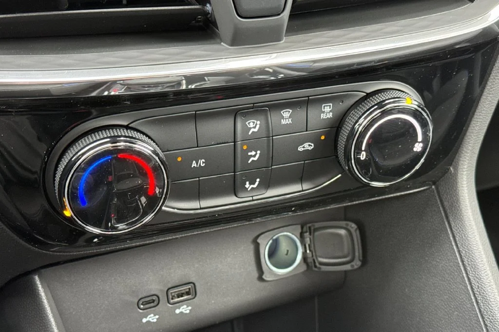 2026 Buick Encore GX Sport Touring - Photo 18
