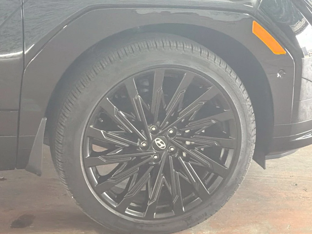Used 2026 Phantom Black Hyundai Calligraphy image 9