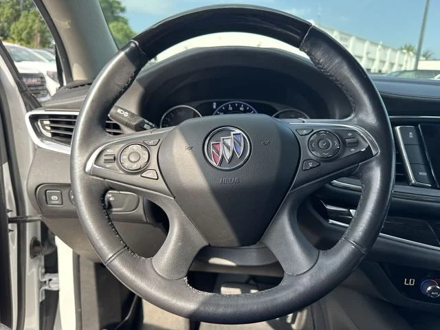 Used 2020 White Frost Tricoat Buick FWD 4dr Avenir image 14