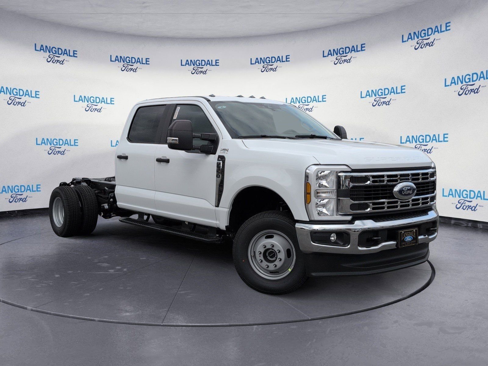 New 2026 Oxford White Ford XL image 2