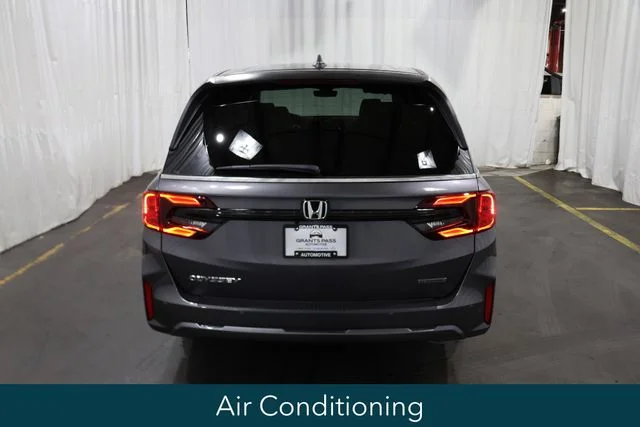New 2026 Modern Steel Metallic Honda Touring image 4