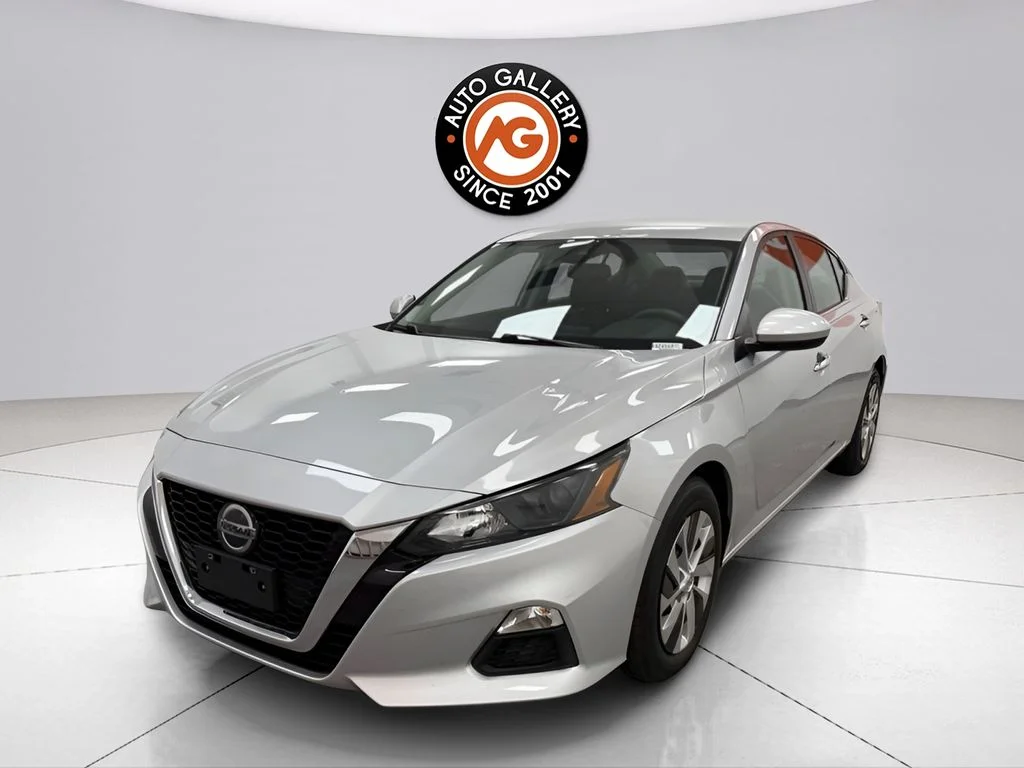Used 2022 Silver Nissan 2.5 S image 7