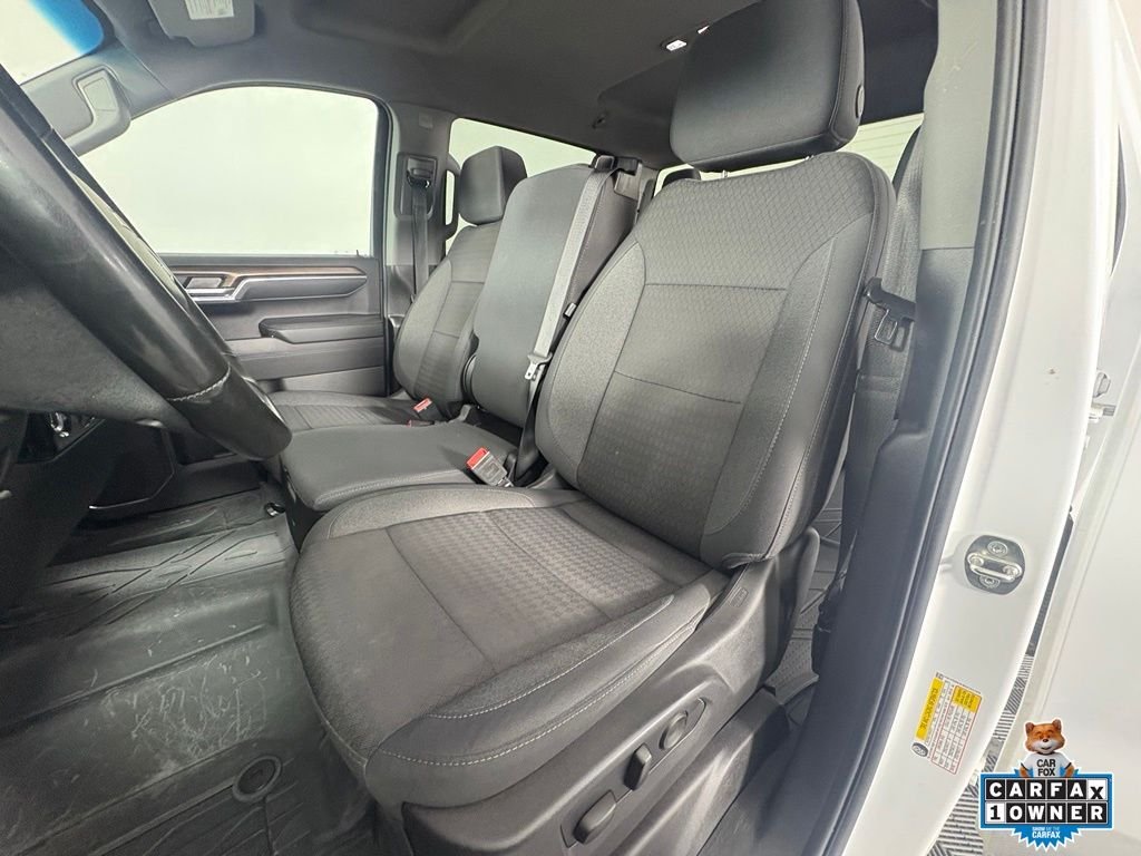 Used 2024 Summit White Chevrolet LT image 16