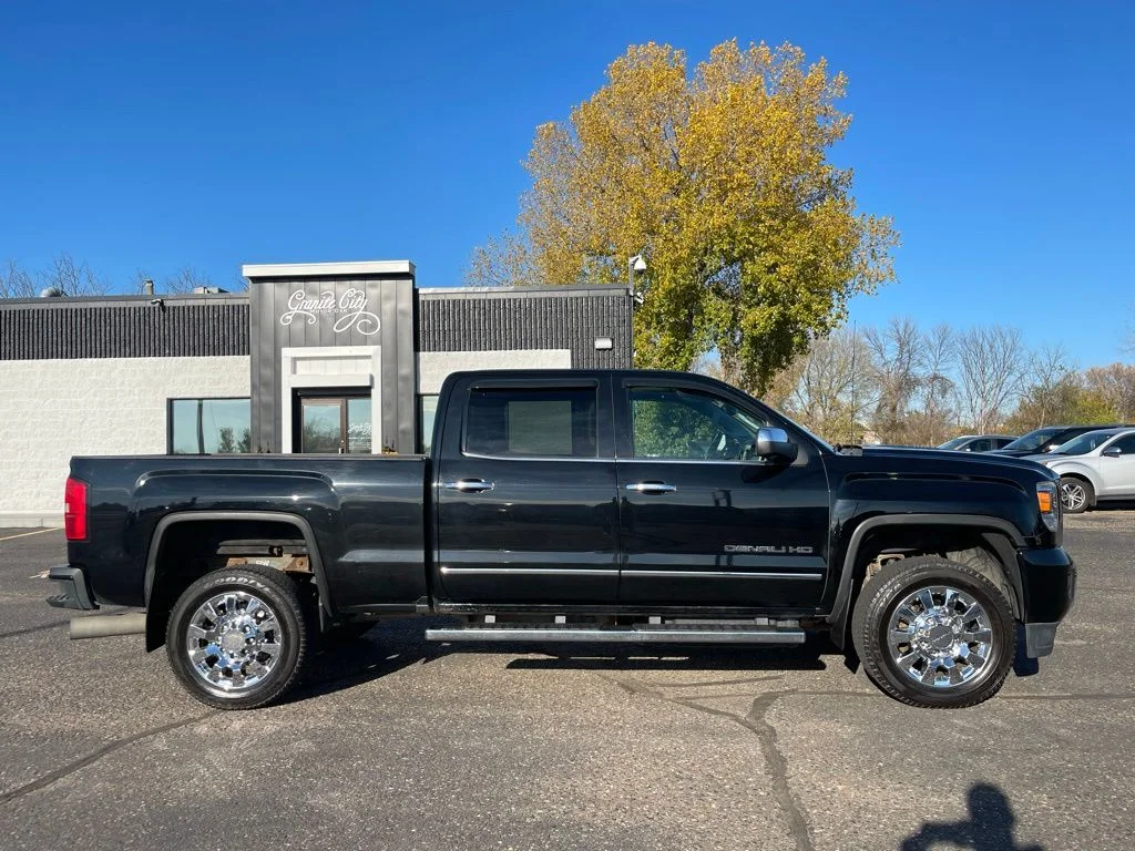 Used 2016 Black GMC Denali image 3