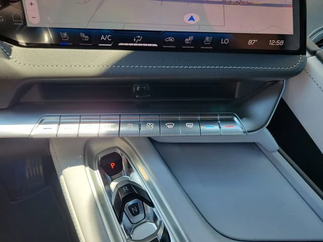 New 2026 Arctic White Chevrolet 2LT image 29