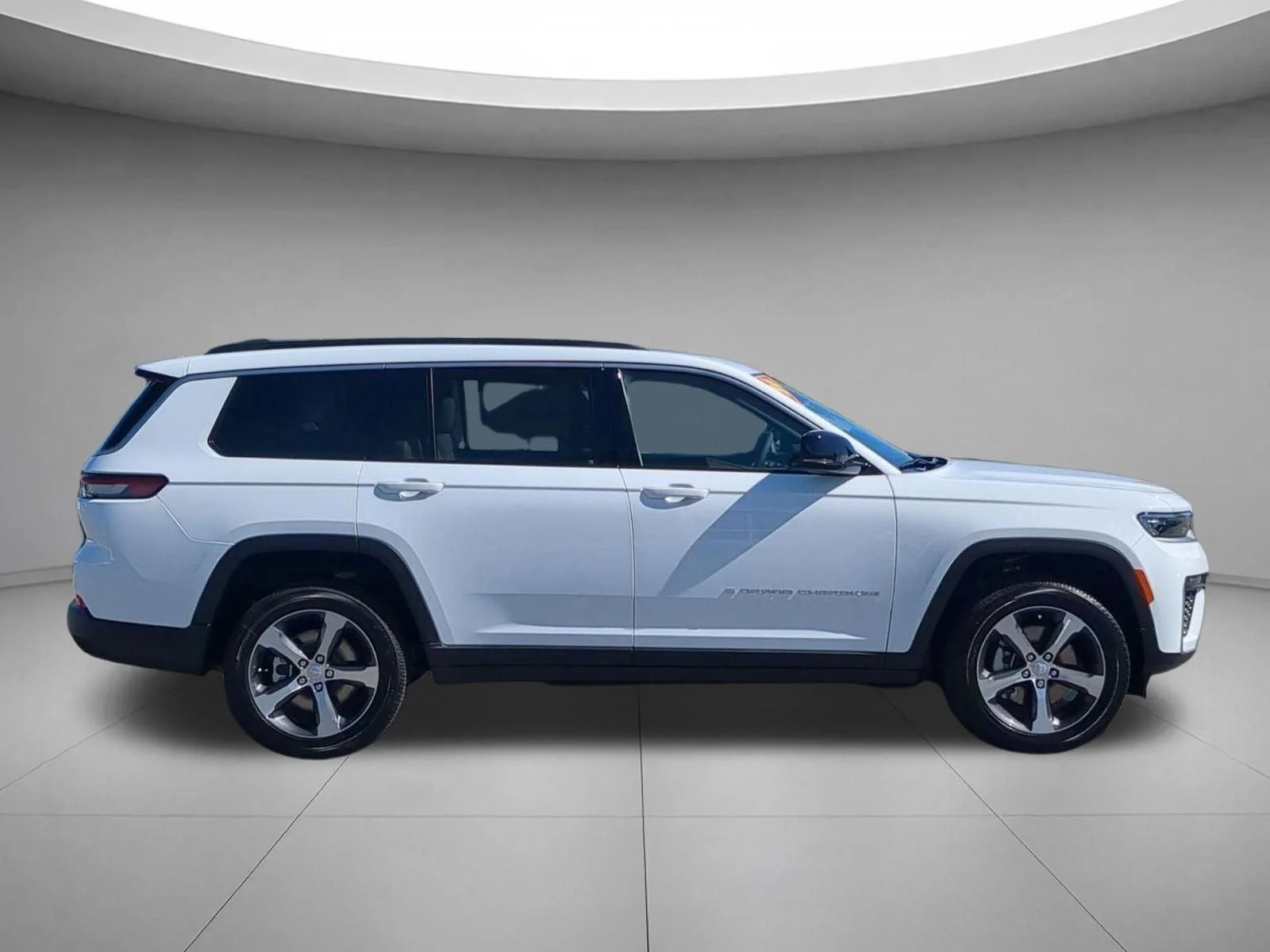 New 2026 Bright White Clear-Coat Exterior Paint Jeep Limited image 6