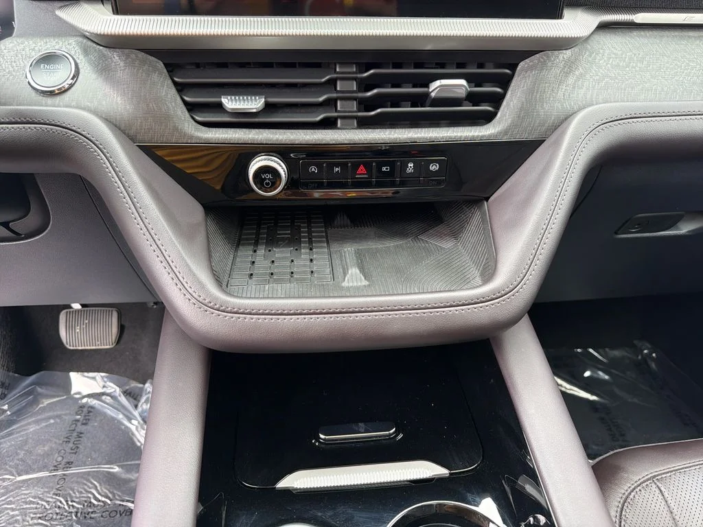Used 2025 Gray Ford Platinum image 18