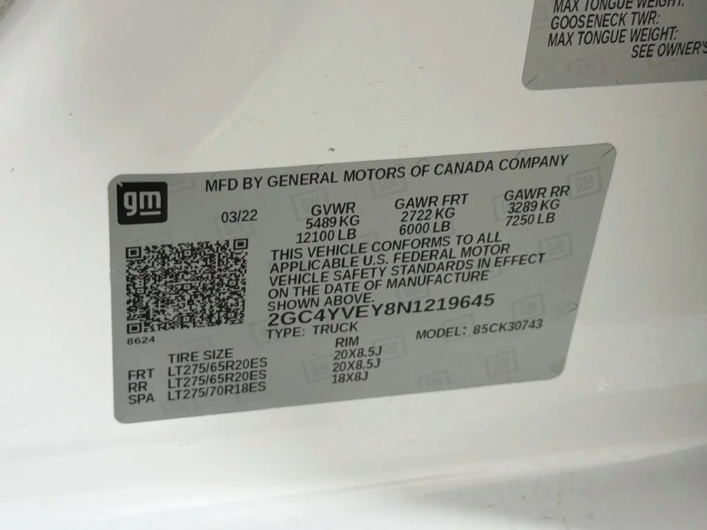 Used 2022 White Chevrolet High Country image 30