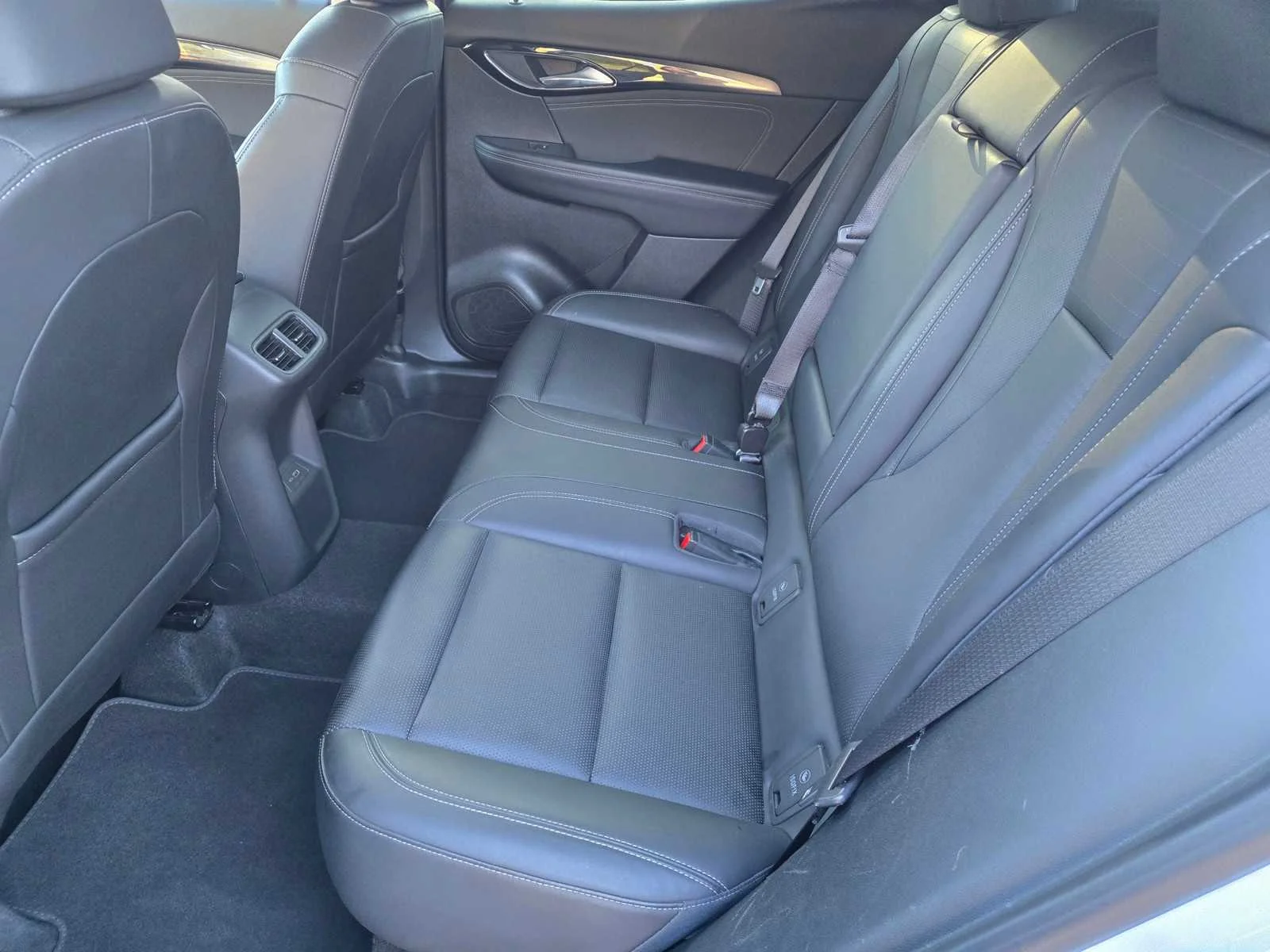 Used 2024 Summit White Buick Preferred image 14