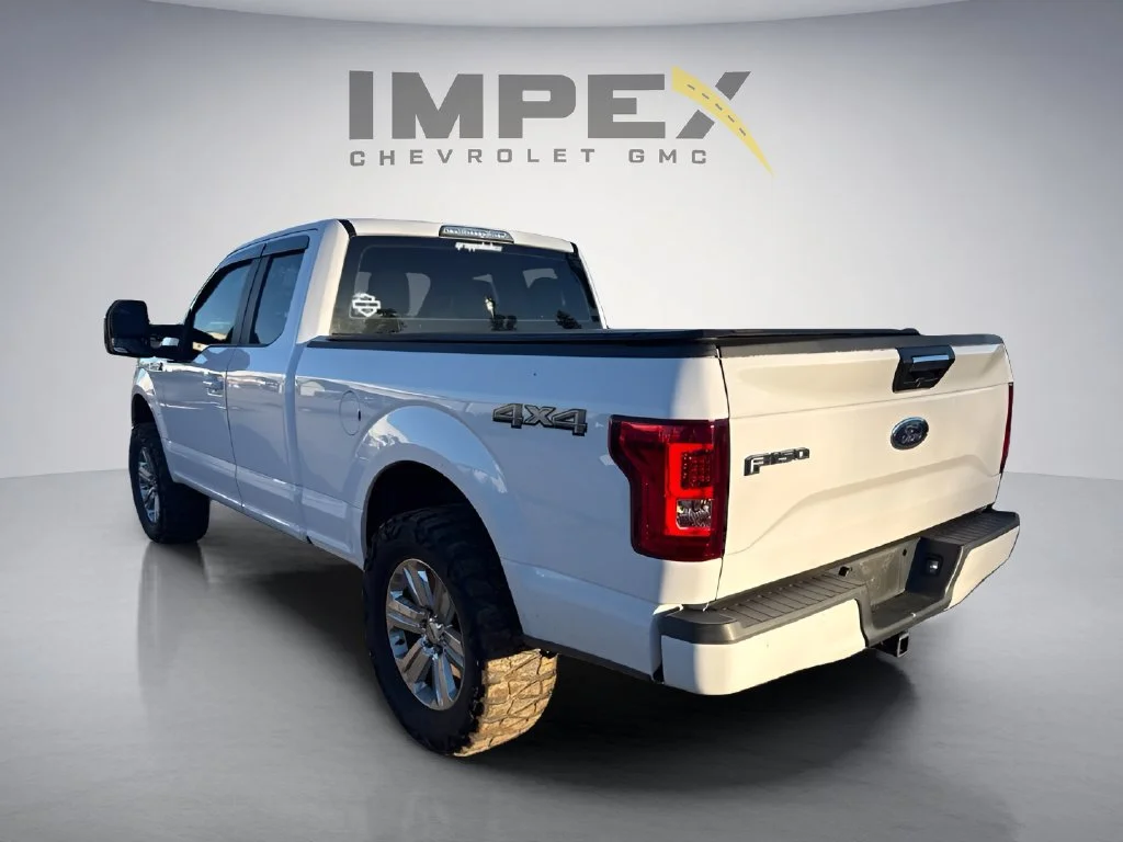Used 2017  Ford XL image 3