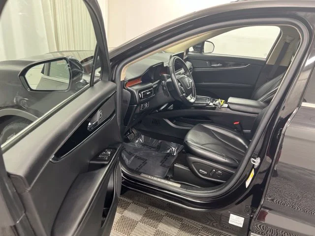 Used 2022 Black Lincoln Reserve image 12