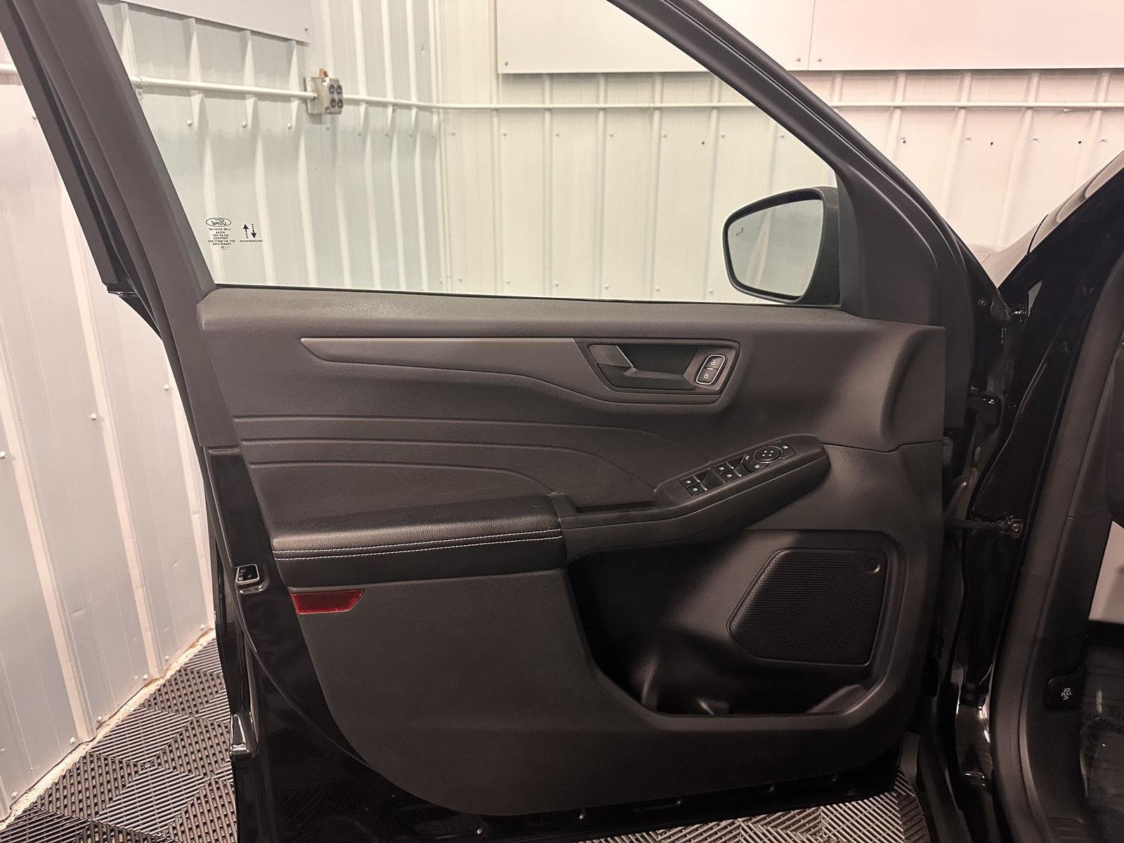 Used 2023 Agate Black Metallic Ford Active image 16