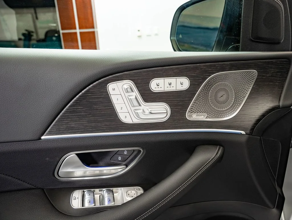 New 2026 Moonlight White Mercedes-Benz GLS 450 image 27