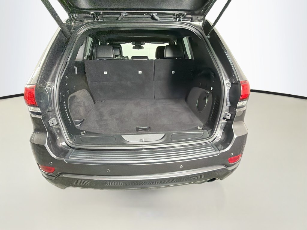 Used 2021 Gray Jeep Laredo X image 27