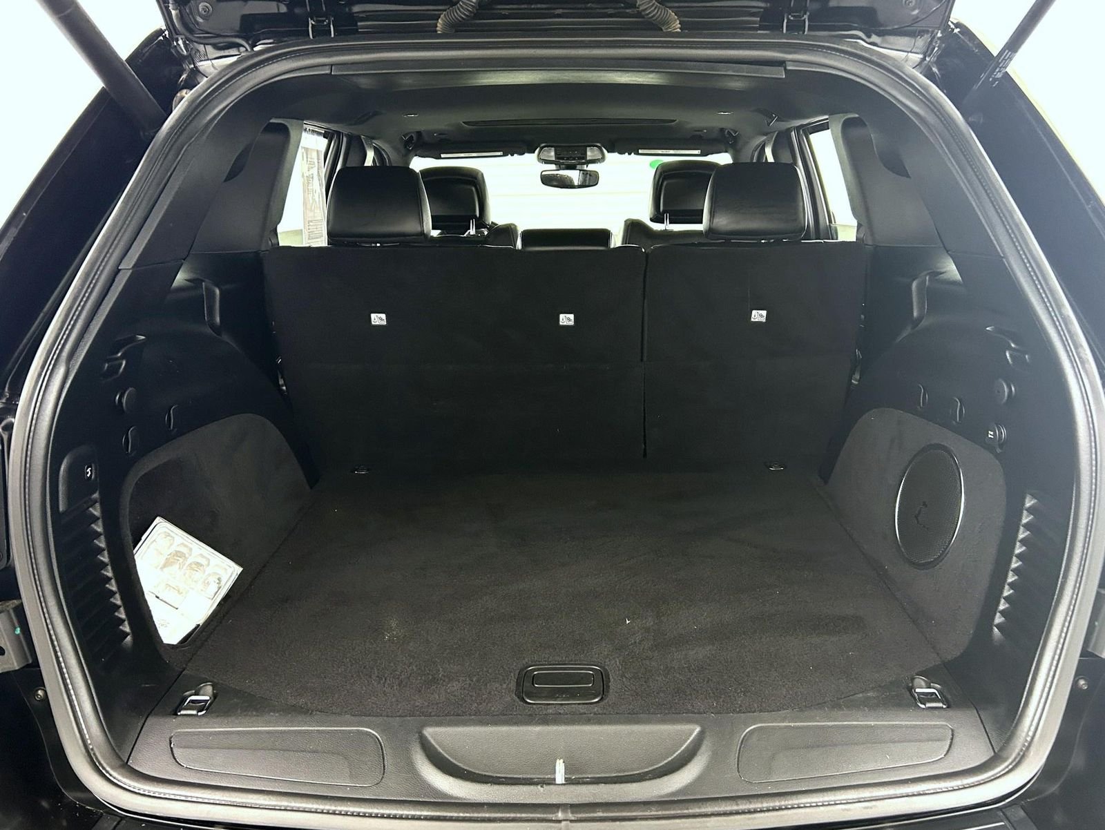 Used 2020 Black Jeep Altitude image 21