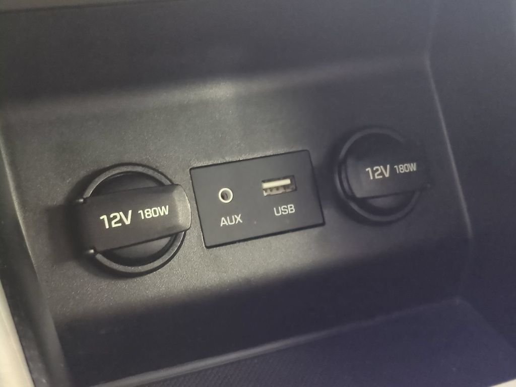 2019 Hyundai Elantra SE - Photo 23
