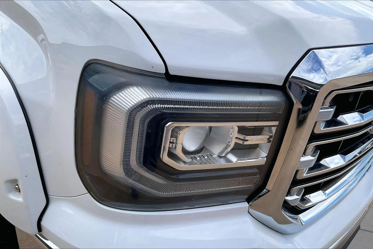Used 2016 Summit White GMC SLT image 24